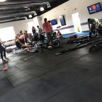 F45 Training Dix Hills - The room.. - Circuit Training Gyms Near Me - East Northport, New York
