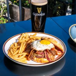 Mulleady's Irish Pub - Amazing burgers, beer, and staff with outside seating available when the sun is out. Mulleady's Burger.