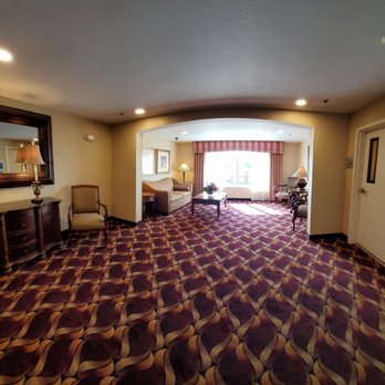 Hampton Inn & Suites Redding - Elevator area - Hotels Near Me - Redding, California
