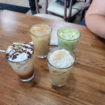 Madres Brunch - Special snickers latte, horchatte latte, mazapan latte, and matcha latte - Breakfast & Brunch Near Me - Whittier, California Madres Brunch - Special snickers latte, horchatte latte, mazapan latte, and matcha latte - Breakfast & Brunch Near Me - Whittier, California