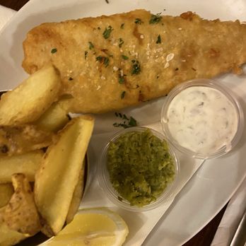 Merchant's Arch Bar - Fish and chips with mashed pees - Irish Near Me - Dublin, D