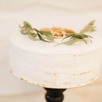 Luis Cubas Photography - Here's one separate tower that was about 6" away from the main cake....high contrast and blurry - Event Photography Near Me