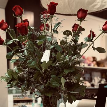 Walker Flower Shop - Dozen Red Roses! - Florists Near Me - Huron, South Dakota Walker Flower Shop - Dozen Red Roses! - Florists Near Me - Huron, South Dakota