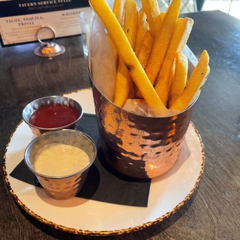 Inkwell Tavern - Inkwell Fries - Cocktail Bars Near Me - Burbank, California