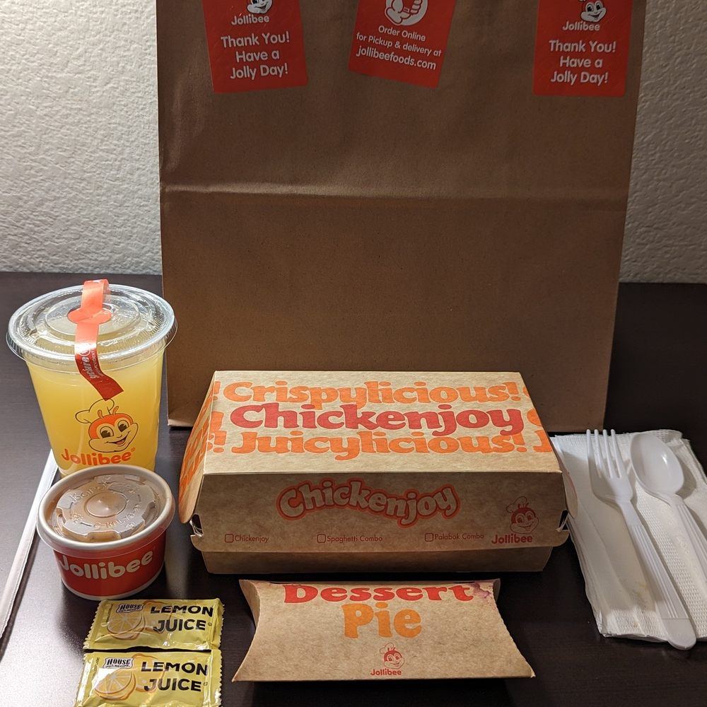 Jollibee - 2 pcs Chickenjoy palabok fiesta with pineapple quencher and ube pie - Fast Food Near Me - Las Vegas, Nevada Jollibee - 2 pcs Chickenjoy palabok fiesta with pineapple quencher and ube pie - Fast Food Near Me - Las Vegas, Nevada
