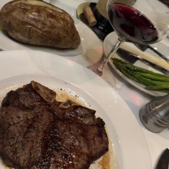 Del Frisco's Double Eagle Steakhouse - Seafood Near Me - Boston, Massachusetts