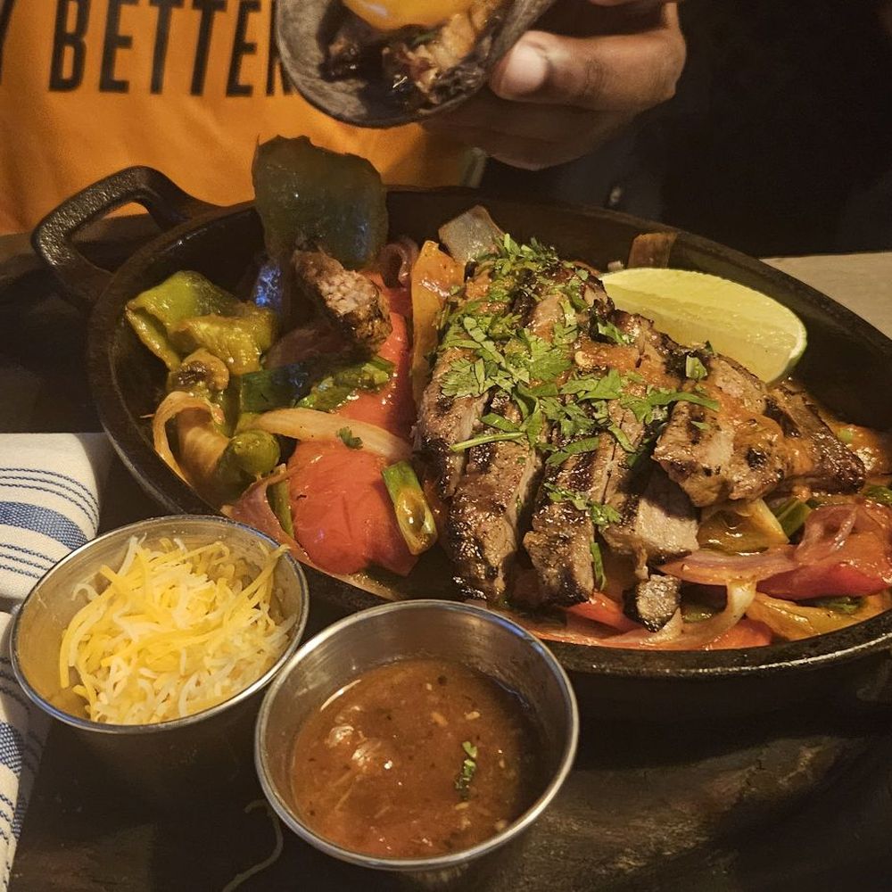Barrio - Steak fajitas - Mexican Near Me - Chicago, Illinois