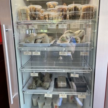 Yi Mei - Ready to purchase items in their fridge. - Taiwanese Near Me - San Gabriel, California