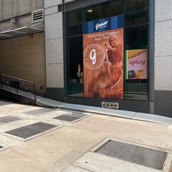 Garrett Popcorn Shops - Popcorn Shops Near Me - Chicago, Illinois