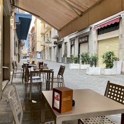 Bama - Outside seating