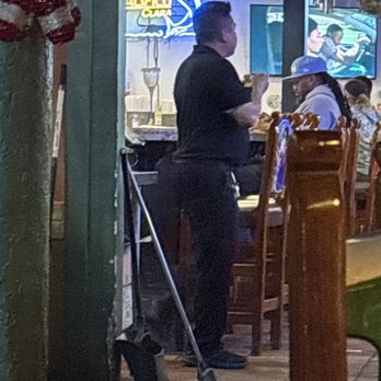 El Meson Restaurante Mexicano - One of the employees trying to hide so I didn't get a picture of him after completely ignoring me - Mexican Near Me - Chattanooga, Tennessee El Meson Restaurante Mexicano - One of the employees trying to hide so I didn't get a picture of him after completely ignoring me - Mexican Near Me - Chattanooga, Tennessee