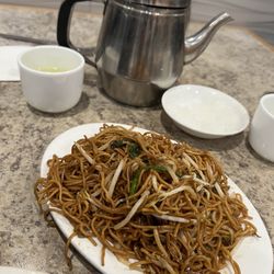 Mark's Duck House - Soy sauce noodles