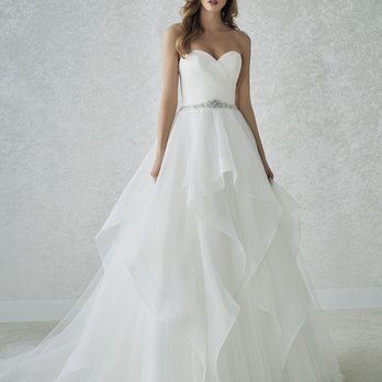 Mia Boutique - Bridal Near Me - Richmond, British Columbia Mia Boutique - Bridal Near Me - Richmond, British Columbia