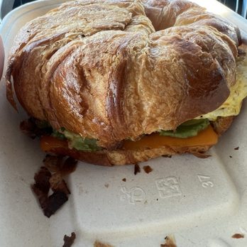 Carmela Coffee - Wellington - Breakfast croissant with cheddar cheese, 2 eggs, bacon and avocado - Coffee & Tea Near Me - Wellington, Florida