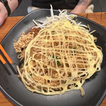 Toss Noodle Bar - Pad Thai - Asian Fusion Near Me - Berkeley, California