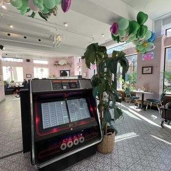 Electric Diner - Breakfast & Brunch Near Me - Hamilton, Ontario