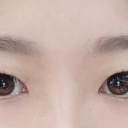 Classic Lash under natural light
