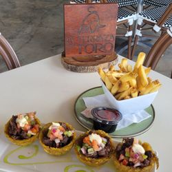 Restaurante Toroverde - Toritos de churrasco and fries, both so good.