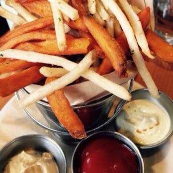 Simmzy's Restaurant Long Beach - Fries - Gastropubs Near Me - Long Beach, California Simmzy's Restaurant Long Beach - Fries - Gastropubs Near Me - Long Beach, California