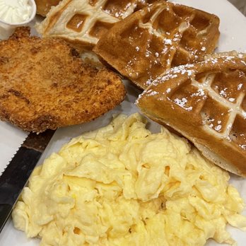 Hattie's Hat Restaurant - Chicken Waffles - American Near Me - Seattle, Washington