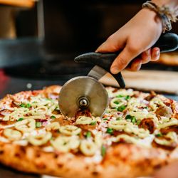 G’s Pizzeria Bar & Grill