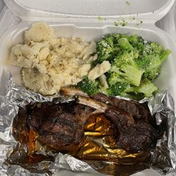 Lamb chops, mashed potatoes, broccoli