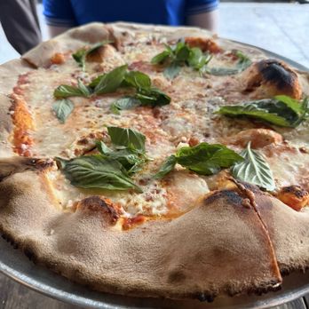 Lucali - Plain pizza - Pizza Near Me - Brooklyn, New York Lucali - Plain pizza - Pizza Near Me - Brooklyn, New York