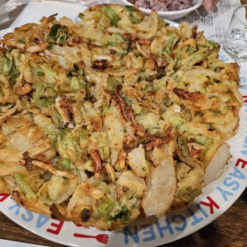 Jung Soo Ne - HaeMul PaJeon (해물파전) - Korean-style pancake with assorted seafood and green onions. Comes with a soy sauce on the side. - Korean Near Me - Vaughan, Ontario