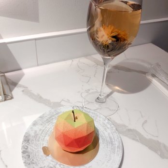 Jonquils Cafe & Bakery - Apple Caramel and Flying Snow tea - Cafes Near Me - Boston, Massachusetts