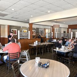Perkins American Food - Dining room