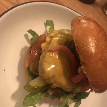 Otto's Burger Schanze - Cheese burger with jalapeño - Burgers Near Me - Hamburg, HH Otto's Burger Schanze - Cheese burger with jalapeño - Burgers Near Me - Hamburg, HH