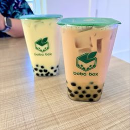 Green Milk Tea (L) and Black Milk Tea (R)