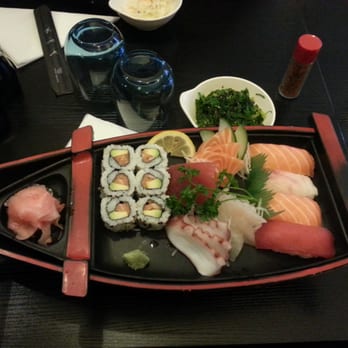 Fujisan - Petit bateau et wakme !!!( salade d algues) - Japanese Near Me - Mulhouse, 68