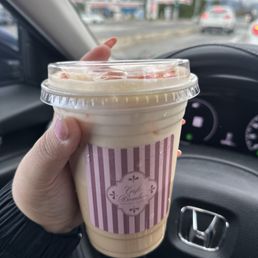 Strawberry biscoff coffee