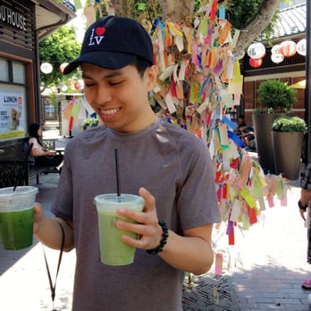 Cafe Dulce - Iced traditional matcha tea and iced blueberry latte - Coffee & Tea Near Me - Los Angeles, California