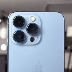 Dr. Eye Phone - My iPhone 13 Pro after the camera lens was replaced