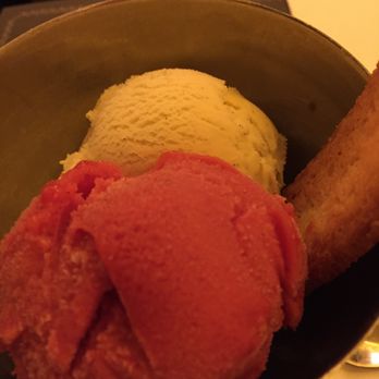 Angelina - 2 scoops of ice cream comes with a cookie - Breakfast & Brunch Near Me - Paris, 75