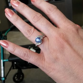 Shane Co. - 25th Wedding Anniversary - Jewelry Near Me - Olivette, Missouri