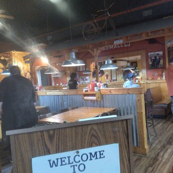 Little Richard's Barbeque - Barbeque Near Me - Mount Airy, North Carolina