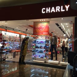 Charly - Entrada de la tienda!