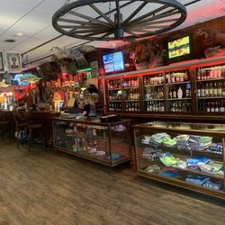 Ole's Big Game Steakhouse & Lounge - Bar and shop