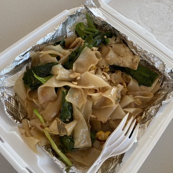 Sriracha Thai Restaurant - Pad See Ew - Thai Near Me - Carson, California