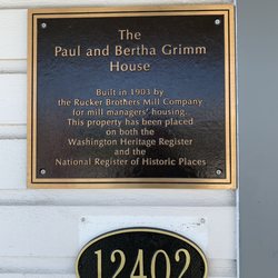Lake Stevens Historical Museum - Paul and Bertha Grimm House exhibit plaque.