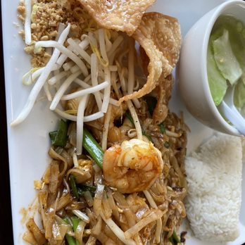 Thai T - L8. Pad Thai Noodle Lunch Special - Thai Near Me - Rancho Cucamonga, California