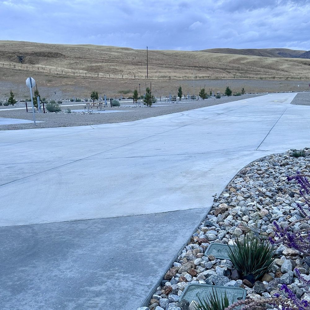Grapevine RV Resort - RV Parks Near Me - Lebec, California Grapevine RV Resort - RV Parks Near Me - Lebec, California