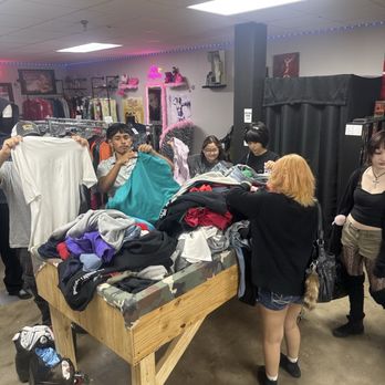 Lost Era Vintage - Used, Vintage & Consignment Near Me - Pasadena, Texas Lost Era Vintage - Used, Vintage & Consignment Near Me - Pasadena, Texas