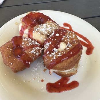 Eggs Up Grill - Strawberries and Croissant-Style Donuts (strawberries and cream) - Breakfast & Brunch Near Me - Orlando, Florida Eggs Up Grill - Strawberries and Croissant-Style Donuts (strawberries and cream) - Breakfast & Brunch Near Me - Orlando, Florida