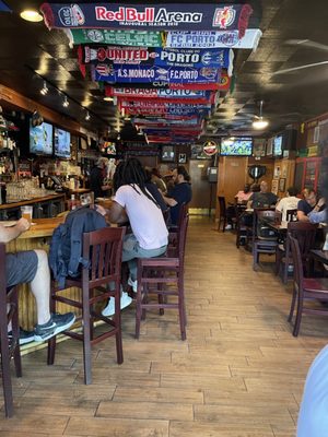 Bello's Pub and Grill, Newark's First Gastropub by null