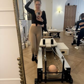 Figue Madera - Just a girl a her "El Reformer" - Pilates Near Me - Northridge, California Figue Madera - Just a girl a her "El Reformer" - Pilates Near Me - Northridge, California
