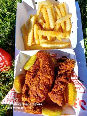 Original Clyde's Hot Chicken by null